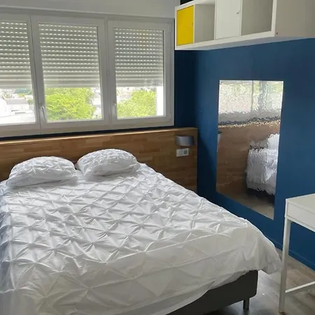 Spacious 62 M Aprtment With Balcony * ナント