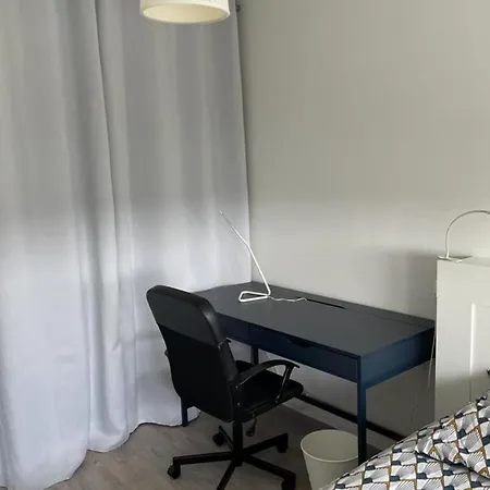 Spacious 62 M Aprtment With Balcony شقة نانت